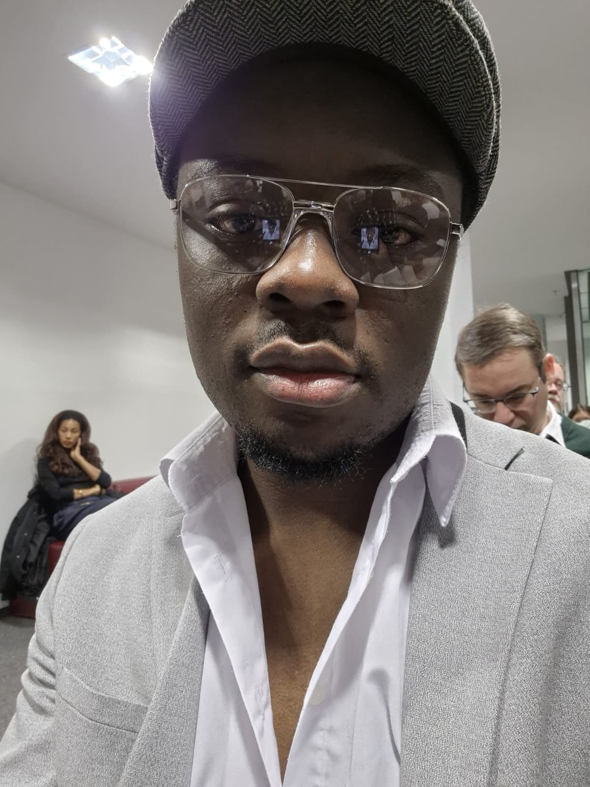 Équipe KASEN en réunion et coordination des activités